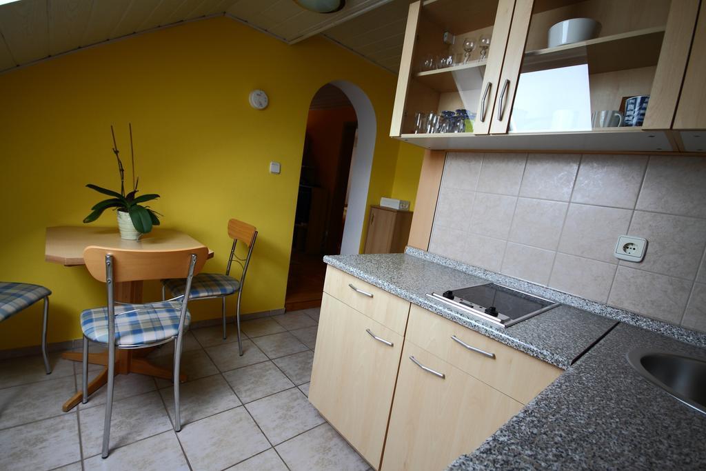 Apartments At Gostilna Martin Trbovlje Kamer foto